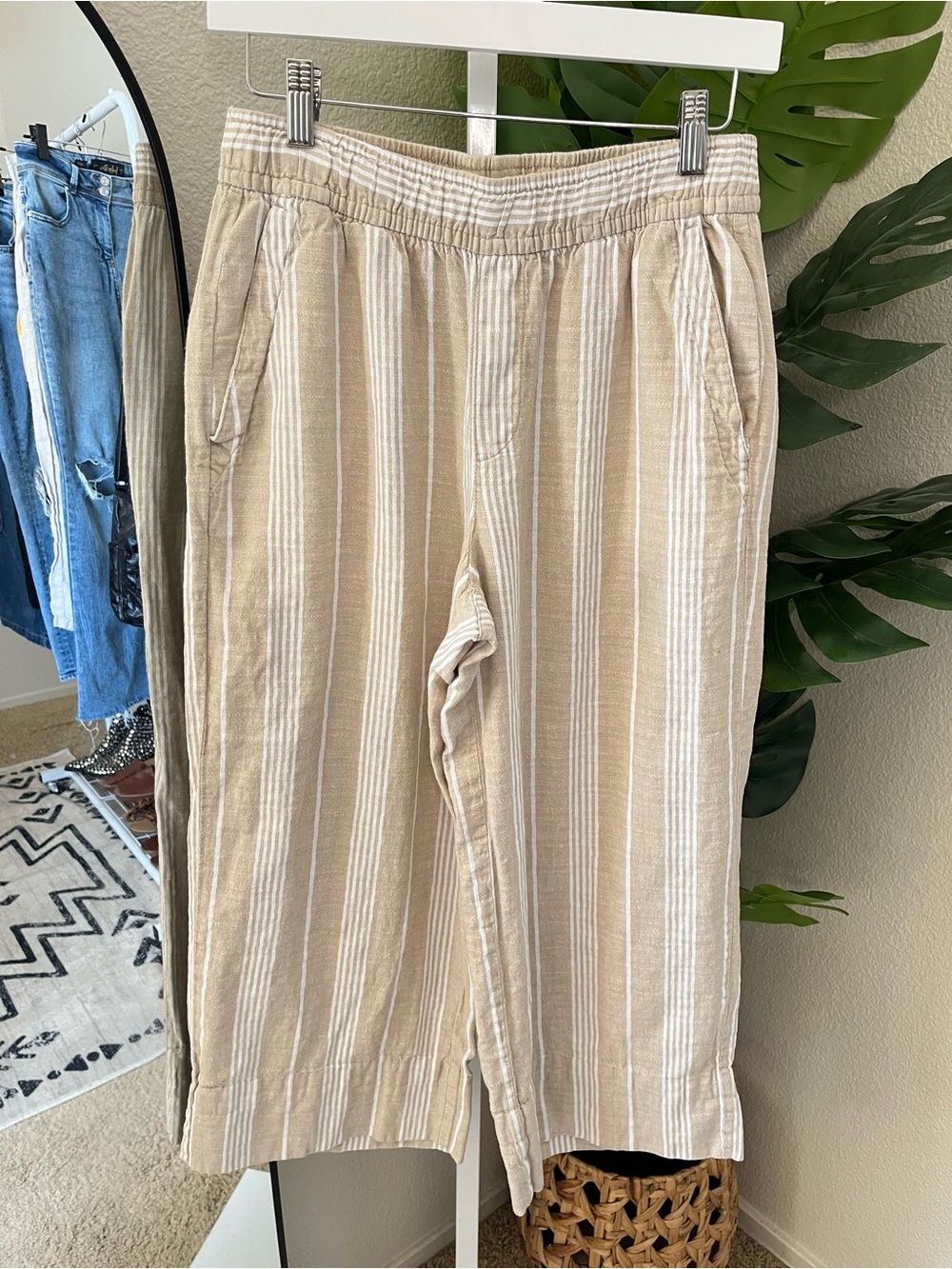 Old Navy Linen Blend Beige Striped Wide Leg Pull-On Cropped Pants Size Small